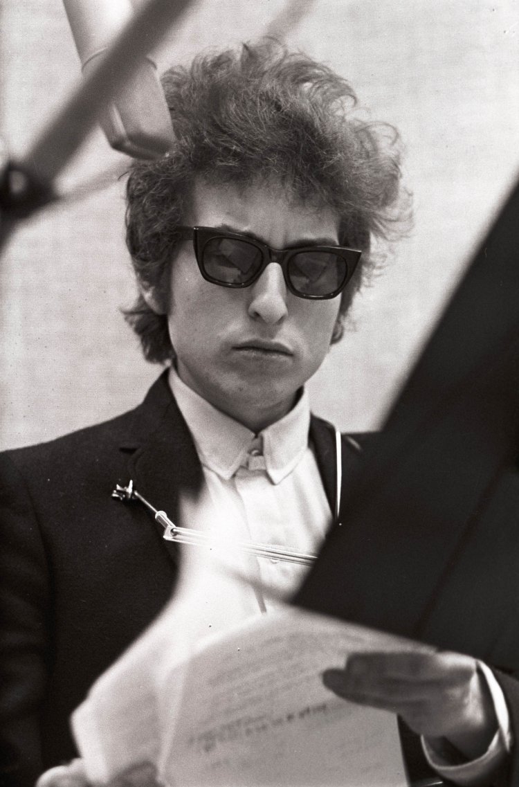 Cultural value vs Monetary Value in Art Focus on Bob Dylan